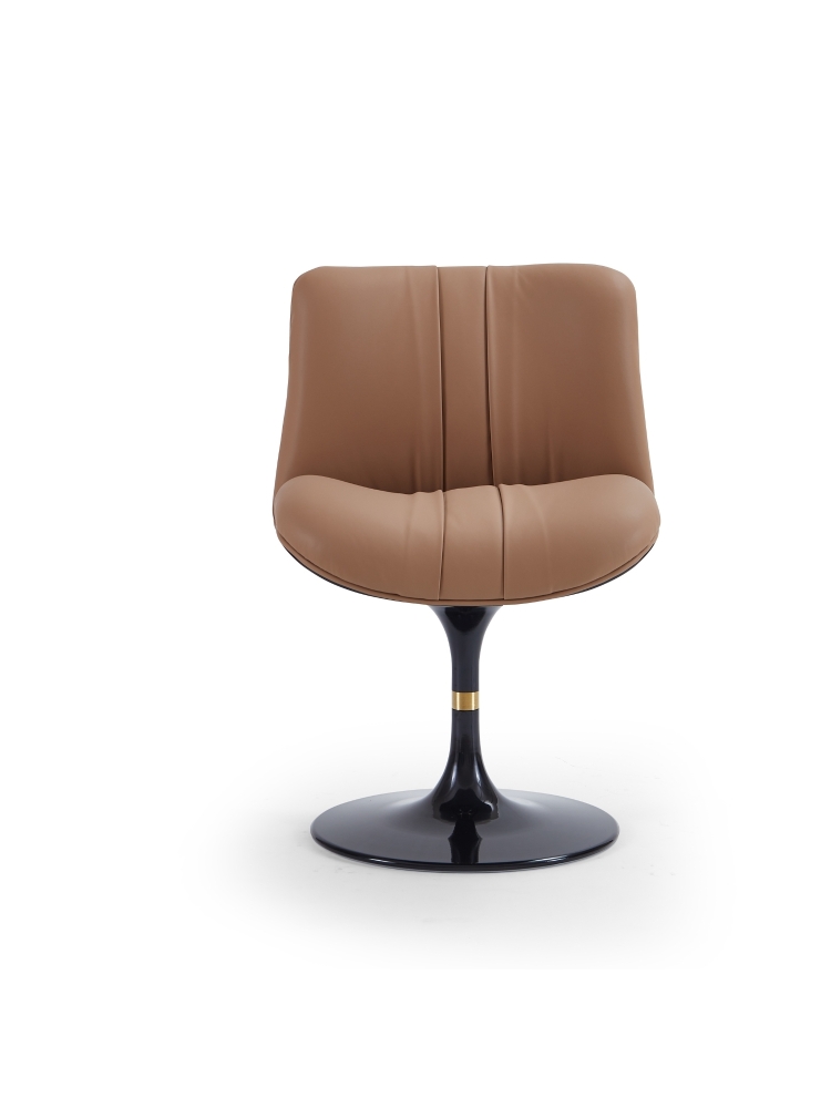 Chaise Kiss pivotante cuir camel | L'Empreinte - Chaises