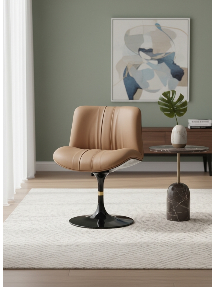 Chaise Kiss pivotante cuir camel | L'Empreinte - Chaises