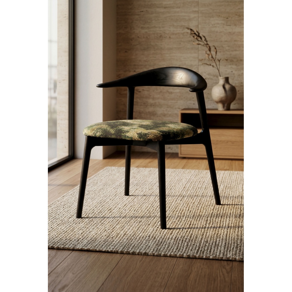 Chaise design en noyer massif Totuga Walnut – Élégante & confortable