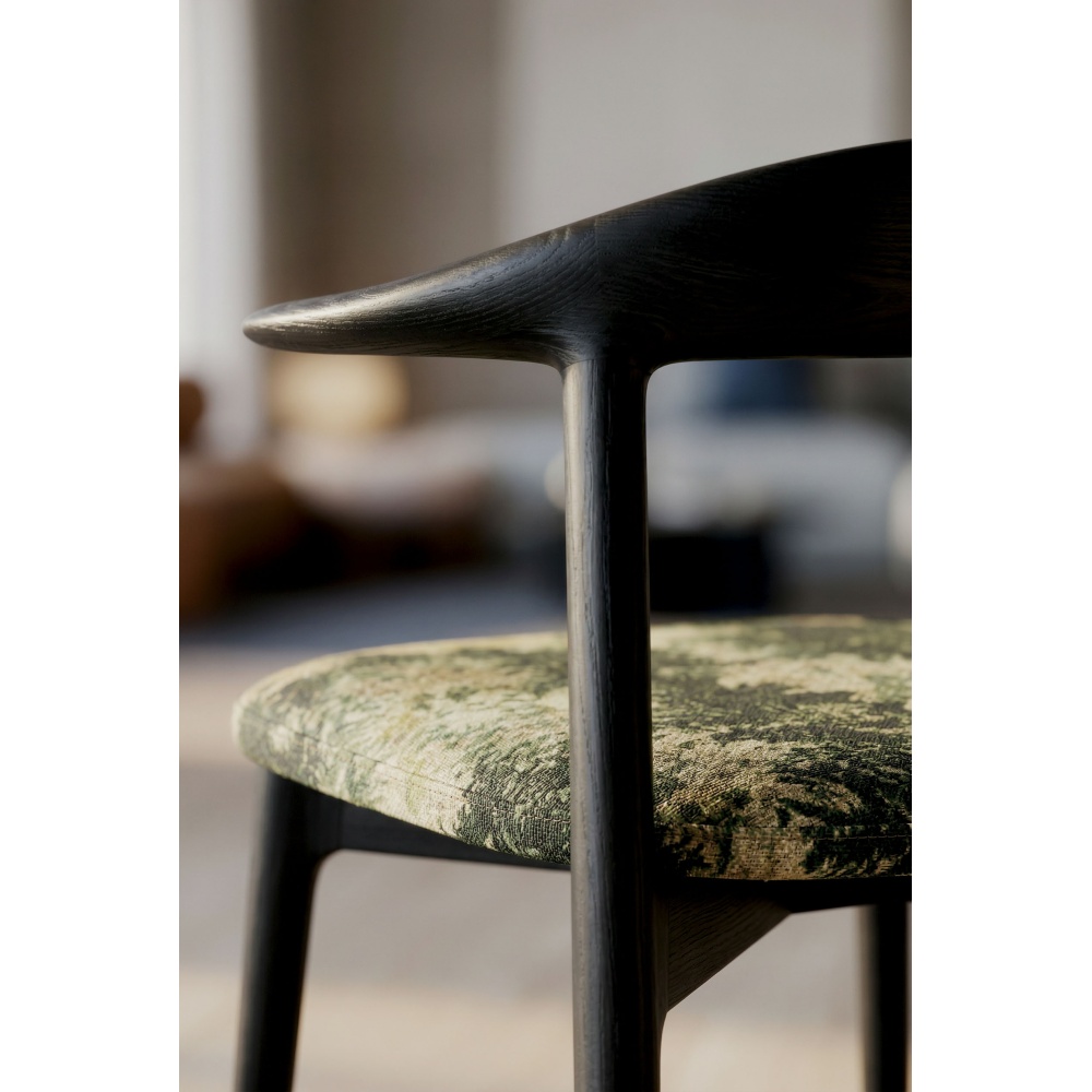 Chaise design en noyer massif Totuga Walnut – Élégante & confortable